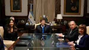 kristi-noem-javier-milei-casa-rosada
