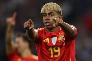 lamine-yamal-es-la-gran-figura-de-la-seleccion-de-4AX2NIWNTJHDTOFRYWSW7EAZAI