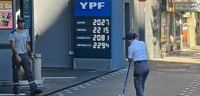 Precios de las nafta aumento ypf 
Foto Marcelo Carroll